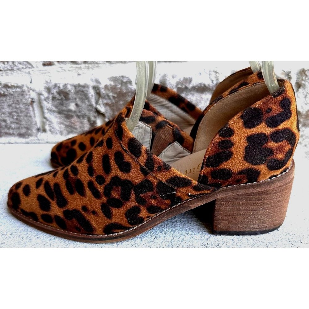 A Rider Girl Cheeta Ankle Boots Size 6 Slip On Ankle V Cut Stacked Leath… - Picture 2 of 12